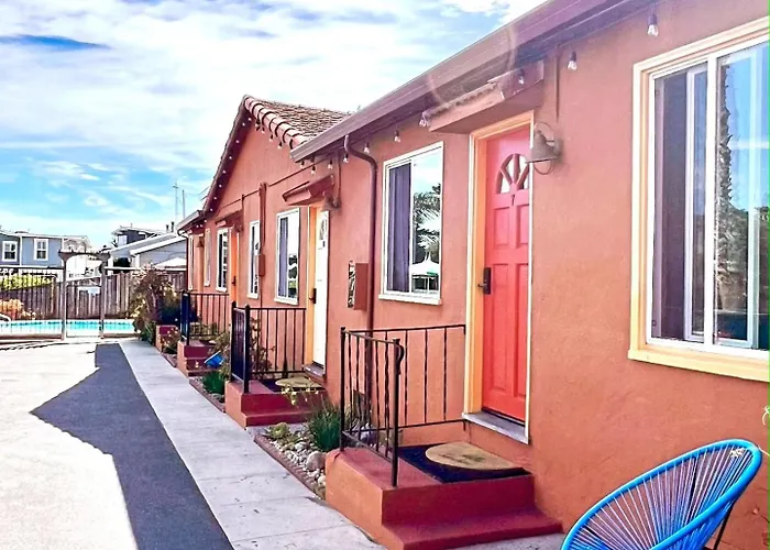 Cheap hotel: Sunny Cove Motel